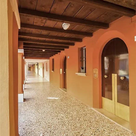 게스트하우스 Bed In Bo Porta San Mamolo 3*