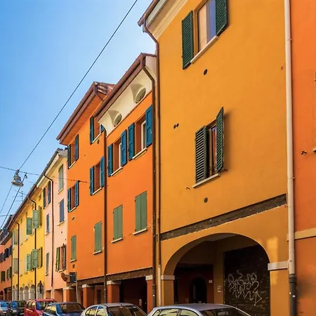 Bed In Bo Porta San Mamolo ボローニャ