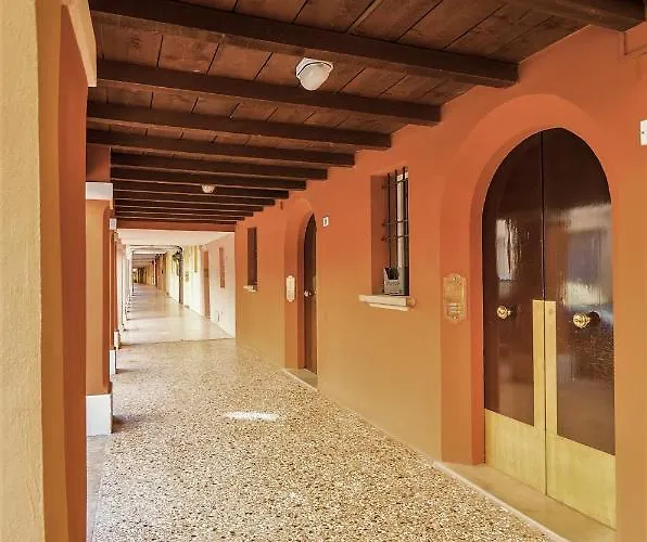 ゲストハウス Bed In Bo Porta San Mamolo 4*