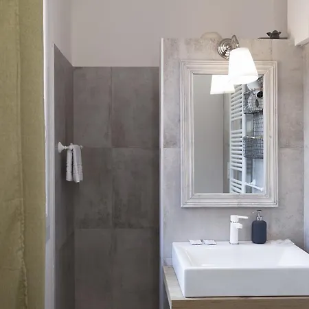 Bed In Bo Porta San Mamolo Гостевой дом 3*