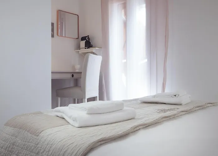 Bed In Bo Porta San Mamolo 4* Bolonia